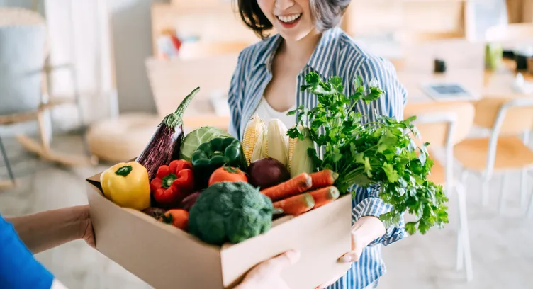 Tren Kuliner 2025 Revolusi Makanan Nabati — Rendang Vegan Jamur Jadi Favorit Gen Z Indonesia!